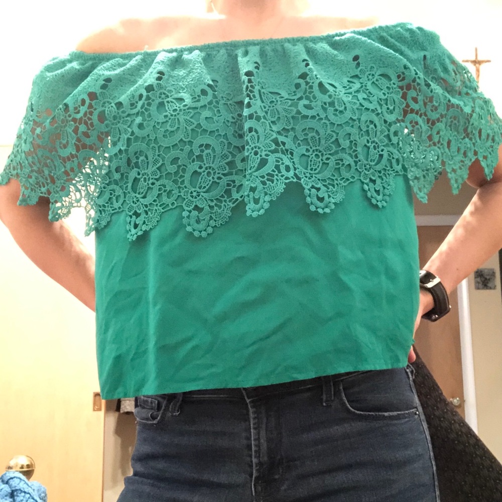 Off the shoulder Kelley green ruffle top, Size M - Picture 6 of 7